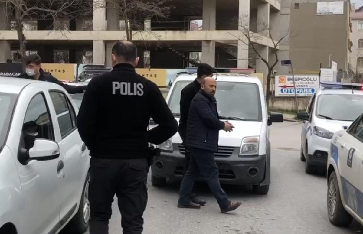 İcrayla evine gelen avukatı &ouml;ld&uuml;ren zanlı tutuklandı