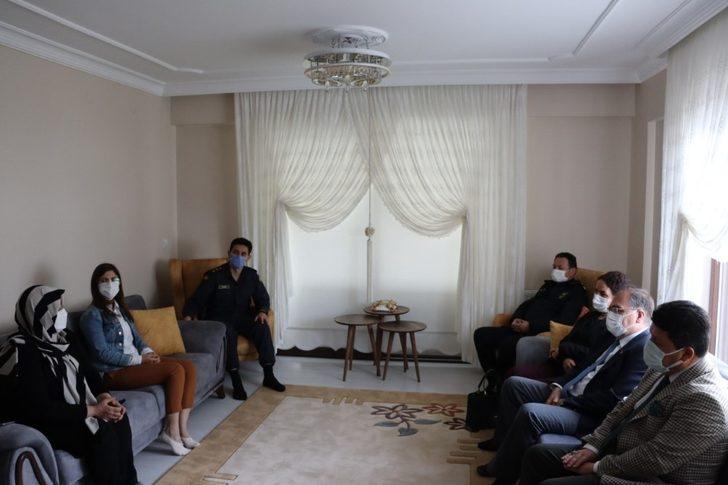 Şehit öğretmen Aybüke Yalçın’ın ailesine ziyaret G3