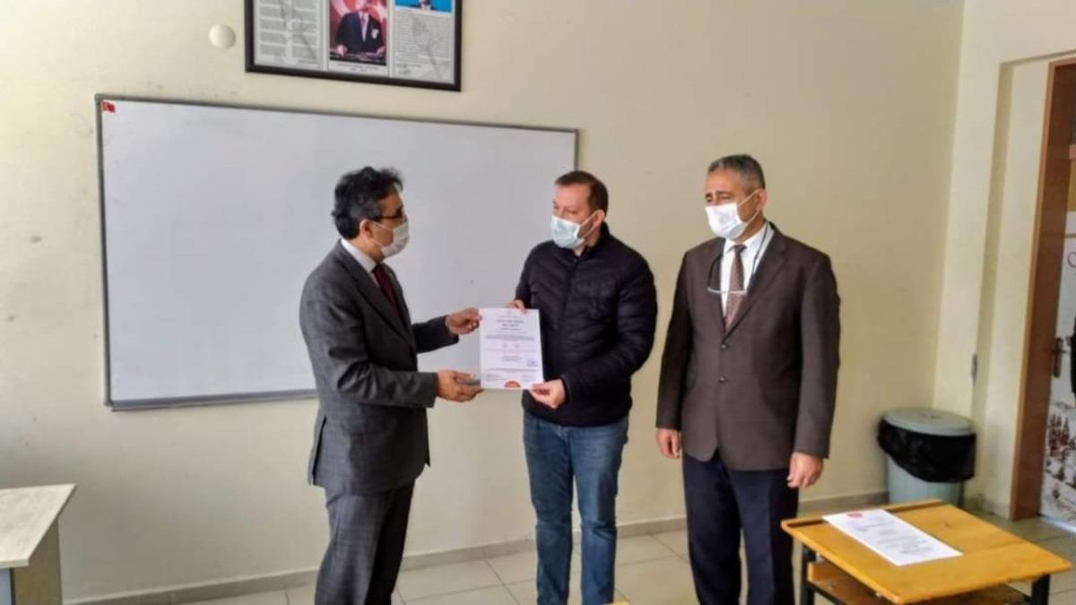 Kuşadası&rsquo;ndaki ilkokullara temizlik belgesi verildi