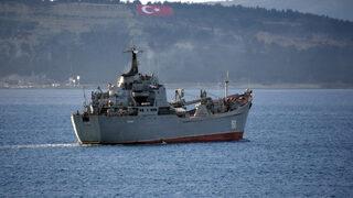 Rus savaş gemisi, Çanakkale Boğazı'ndan geçti
