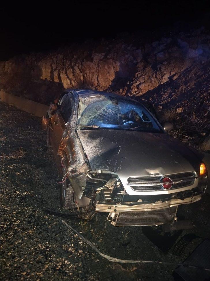 Darende’de otomobil yoldan çıktı: 3 yaralı G3