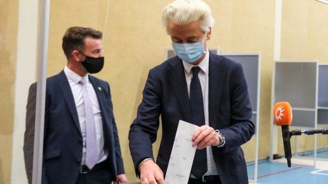 Aşırı sağcı Wilders'in partisi oy kaybı yaşadı.