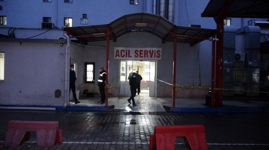 Boynundan vurulduktan sonra hastane bahçesine bırakılan kişi hayatını kaybetti