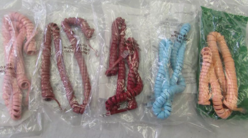 Lüks moda devi telefon kablosuna benzetilen kolyeyi 14 bin 925 TL'ye satıyor! 