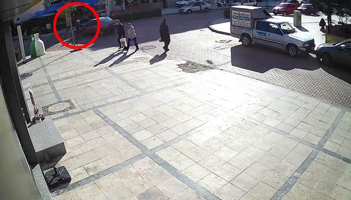 Manisa'da korkunç kaza! Otomobille çarpışan motosikletli havada takla attı