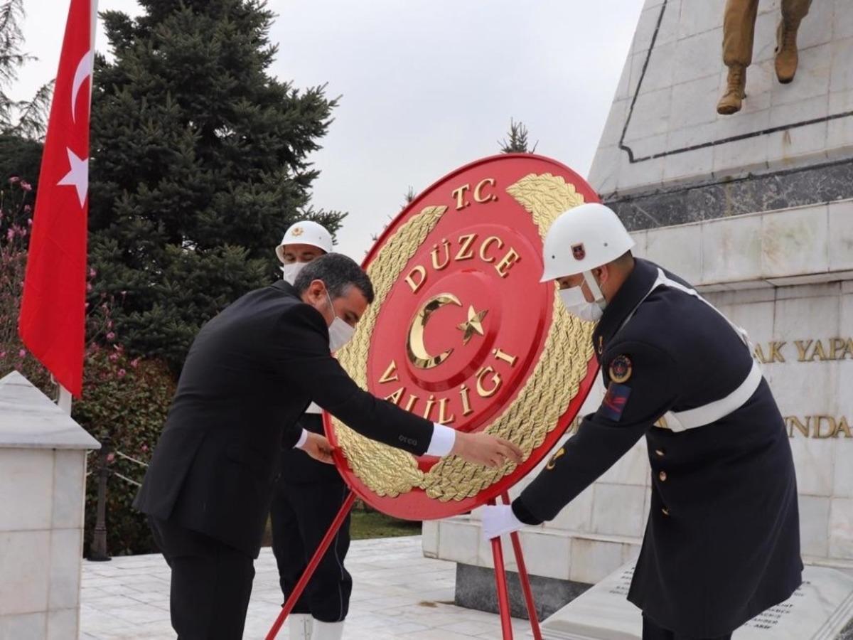 &Ccedil;anakkale Zaferi&rsquo;nin 106. yılı D&uuml;zce&rsquo;de t&ouml;renle kutlandı