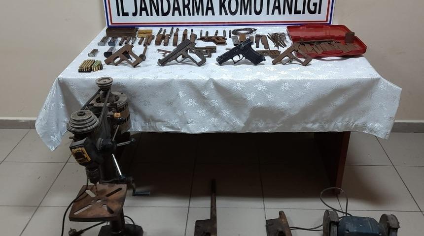 Giresun’da kaçak silah imal eden 3 kişi yakalandı