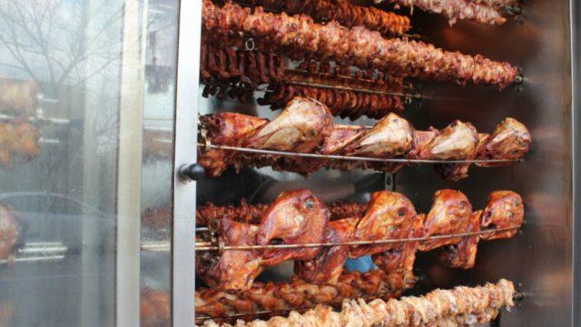 Babasının çiğ kelleyi ısırmasıyla başlandı! 20 yıllık lezzet sırrı