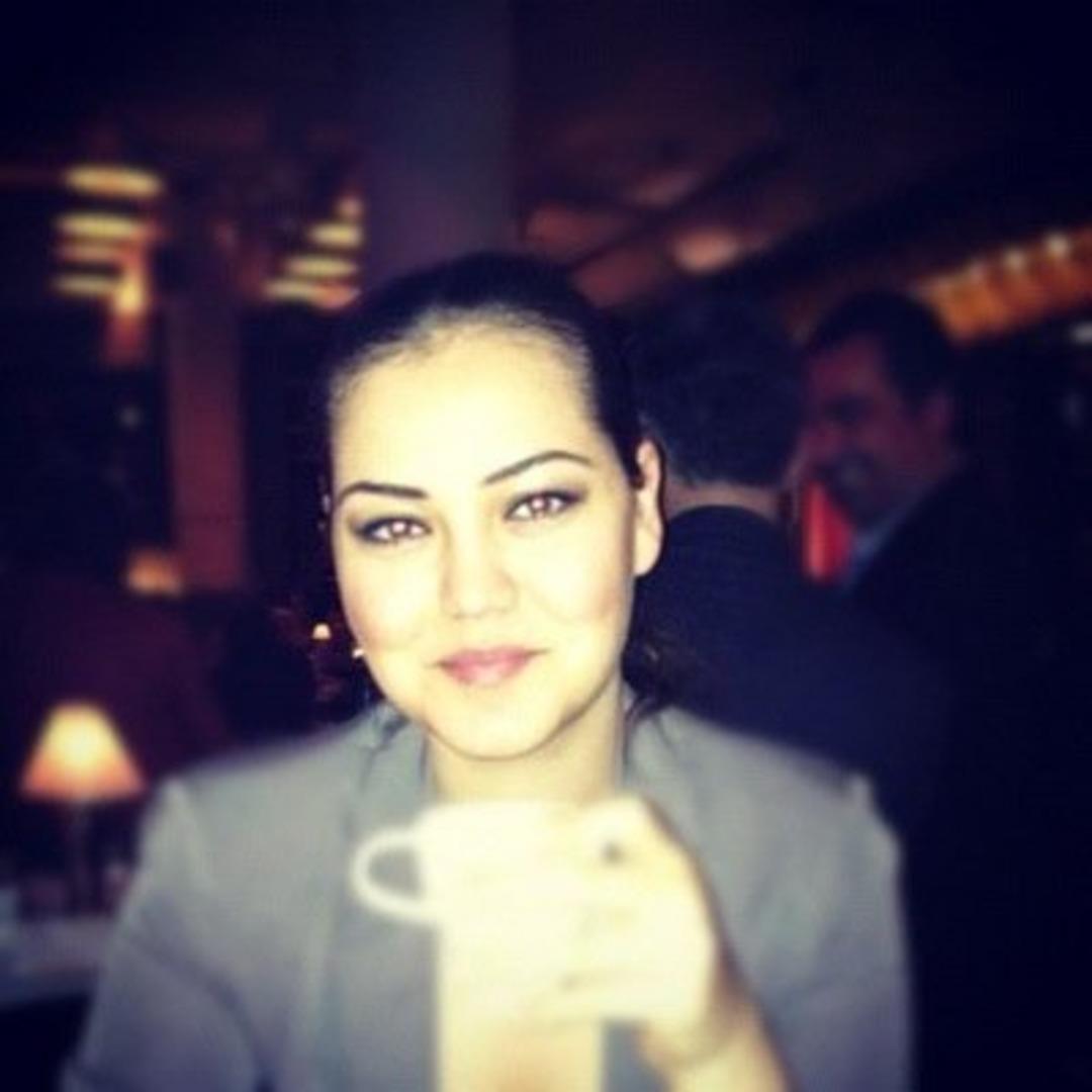 Fahriye Evcen'in kardeşi kimdir, ka&ccedil; yaşında ve nereli? Kardeşi ile olan benzerliği şaşırttı