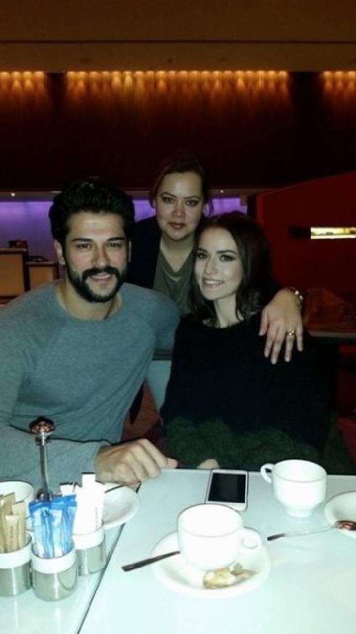 Fahriye Evcen'in kardeşi kimdir, kaç yaşında ve nereli? Kardeşi ile olan benzerliği şaşırttı G5