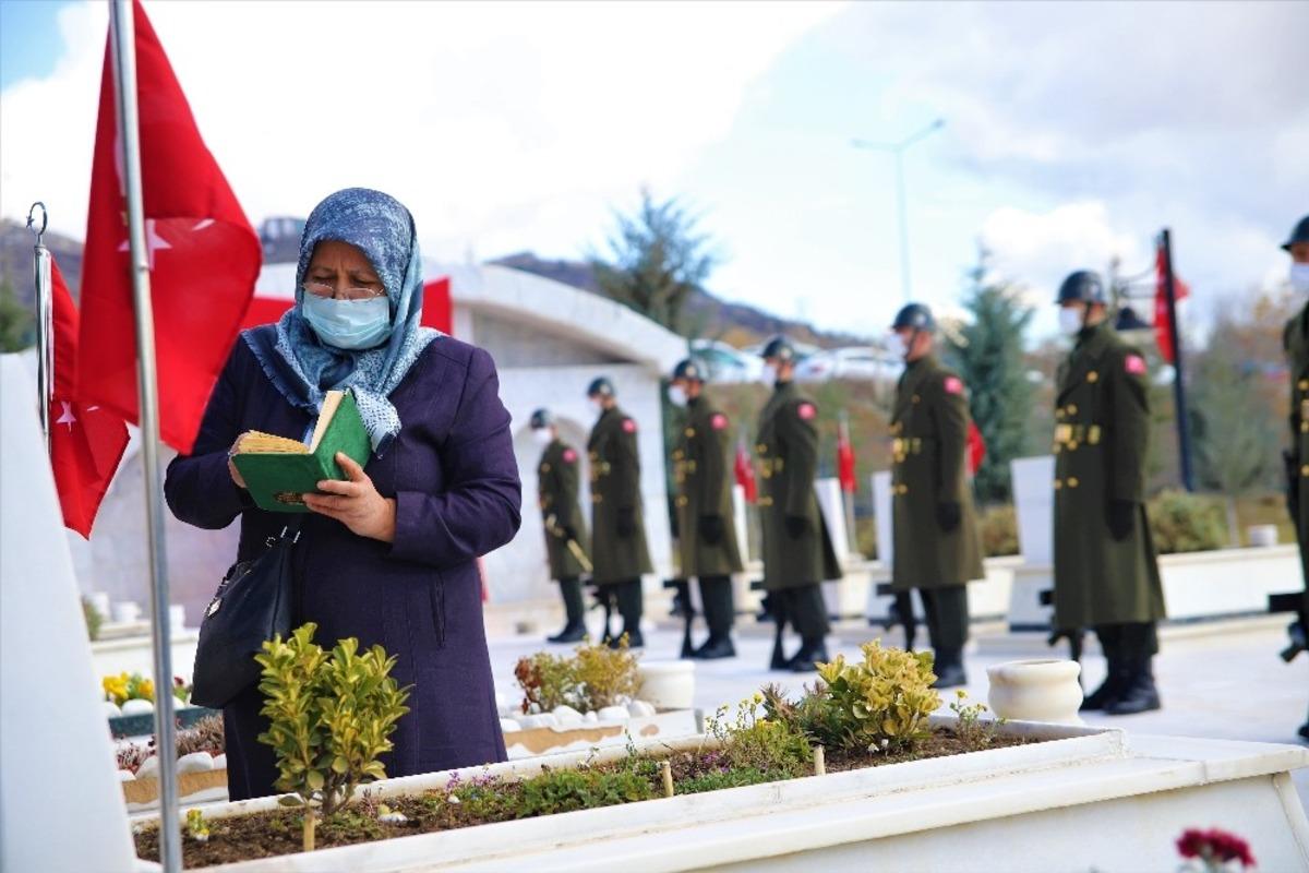 Elazığ Valisi Yırık, &ldquo; &Ccedil;anakkale Zaferi, bir milletin diriliş zaferidir&rdquo;