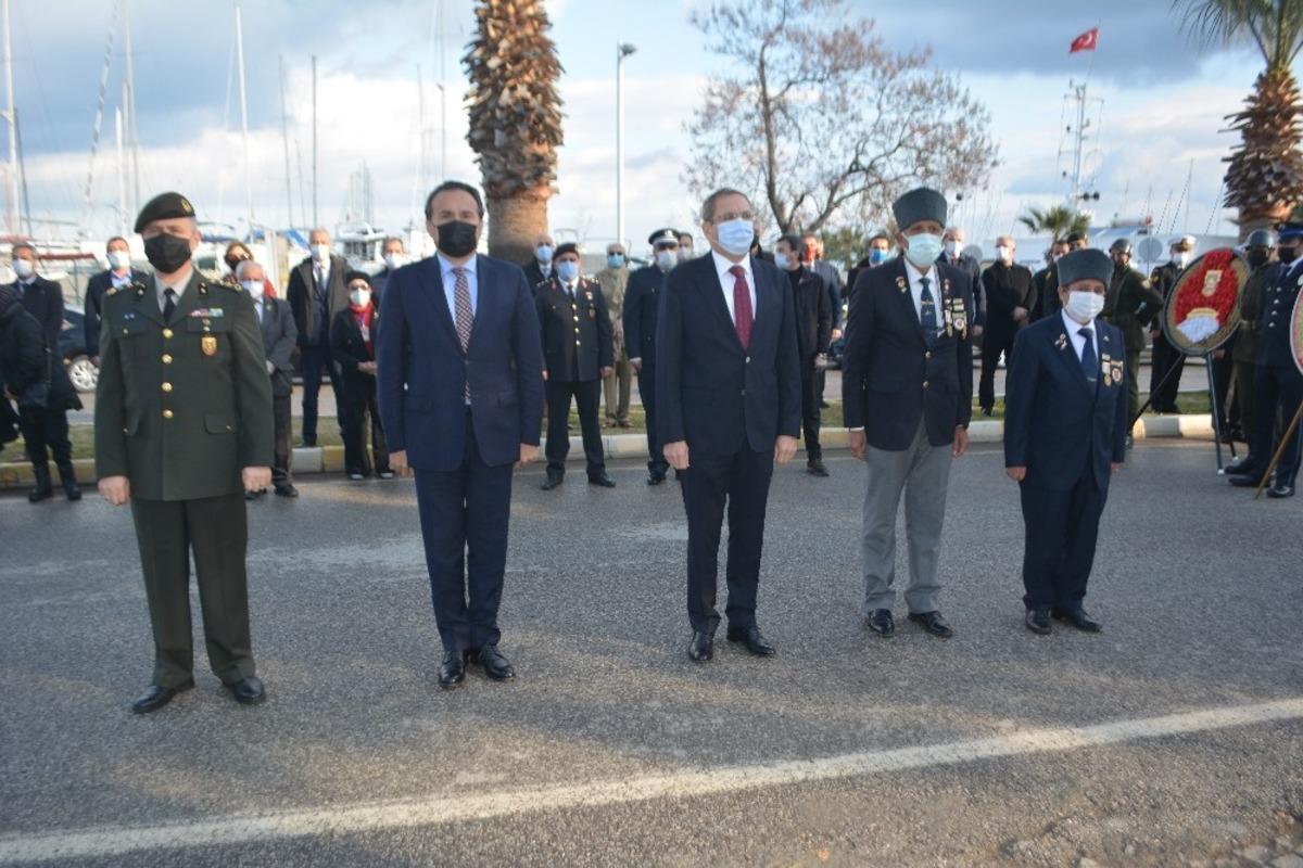 Ayvalık&rsquo;ta &Ccedil;anakkale şehitleri t&ouml;renle anıldı