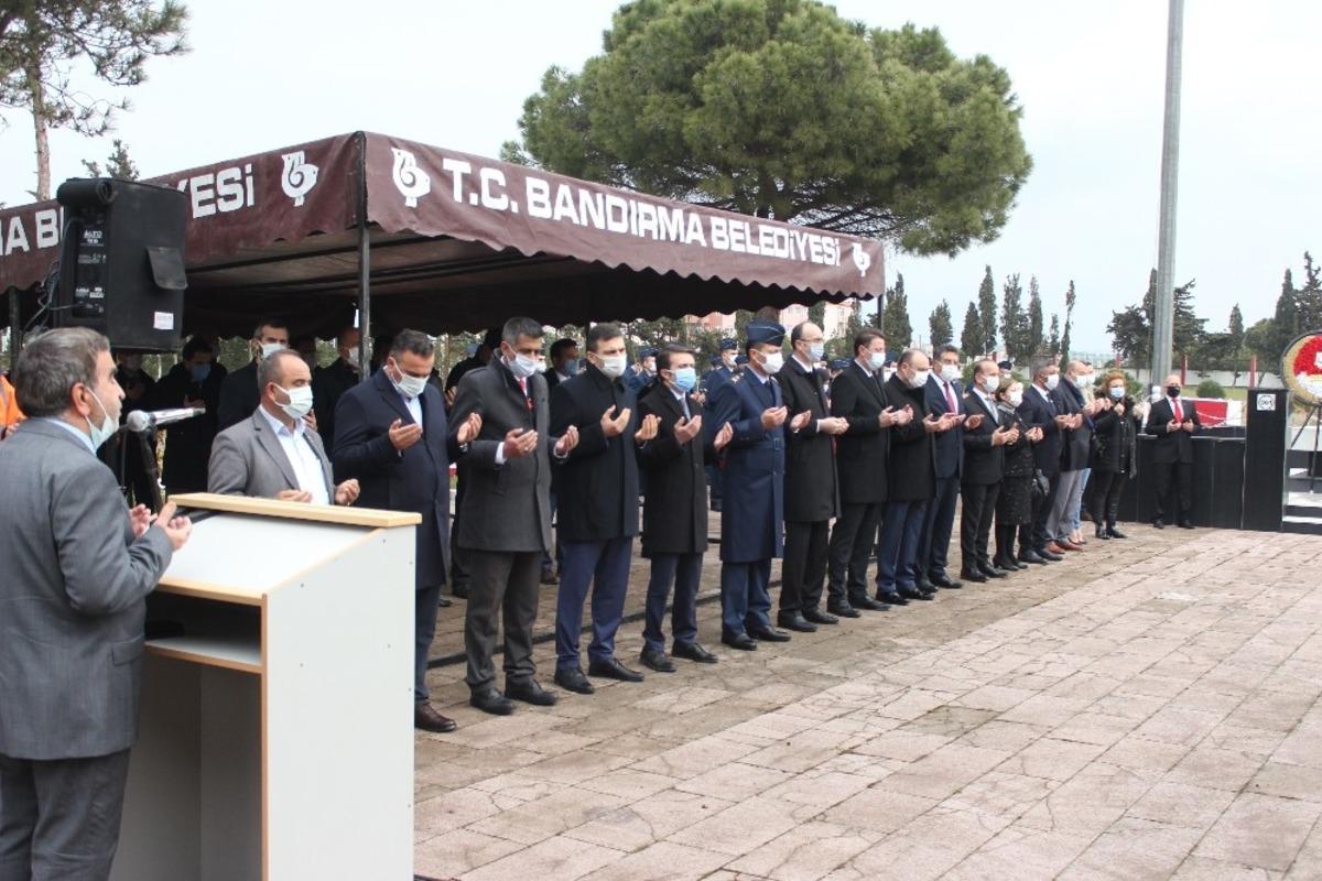 Bandırma Şehitliğinde 18 Mart T&ouml;reni