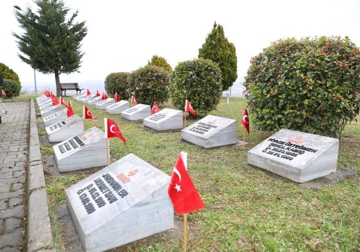 18 Mart Serdivan Şehitliğinde anıldı G1