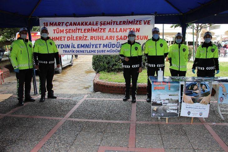 Trafik polislerinden şehitler için lokma hayrı G1