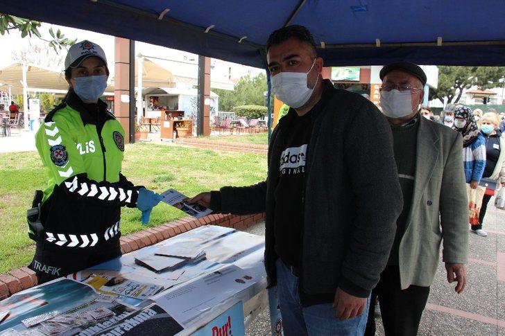 Trafik polislerinden şehitler için lokma hayrı G2