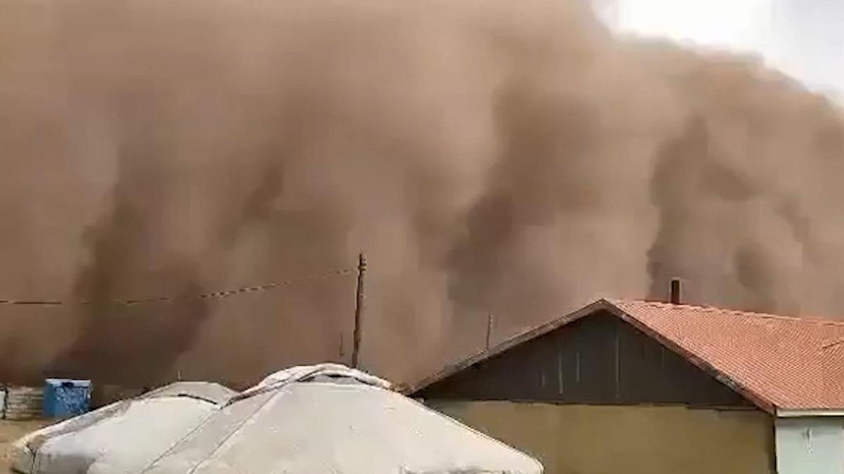 Kazakistan&rsquo;da kum fırtınası!