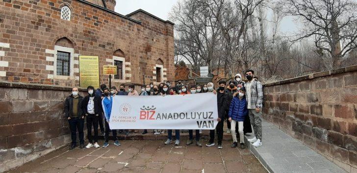 “Biz Anadolu’yuz” projesi kapsamında öğrenciler Ahlat’ı gezdi G3