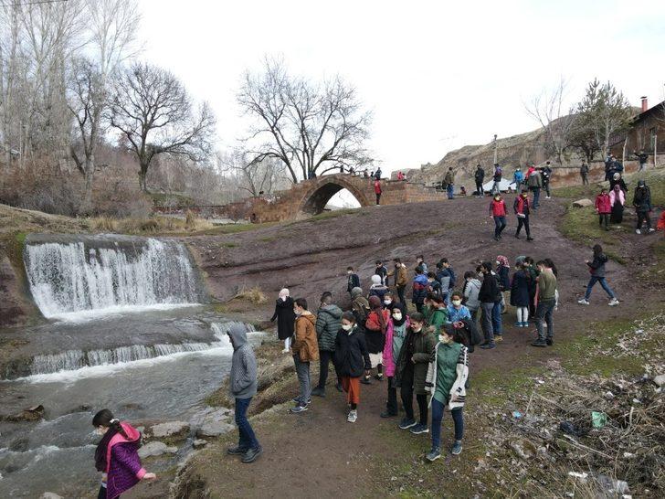 “Biz Anadolu’yuz” projesi kapsamında öğrenciler Ahlat’ı gezdi G5