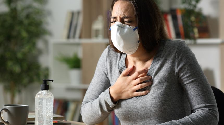 Koronavirüs kalp damarlarında ani tıkanıklığa neden oluyor! Tedaviye rağmen göğüs ağrısı devam ediyorsa dikkat!