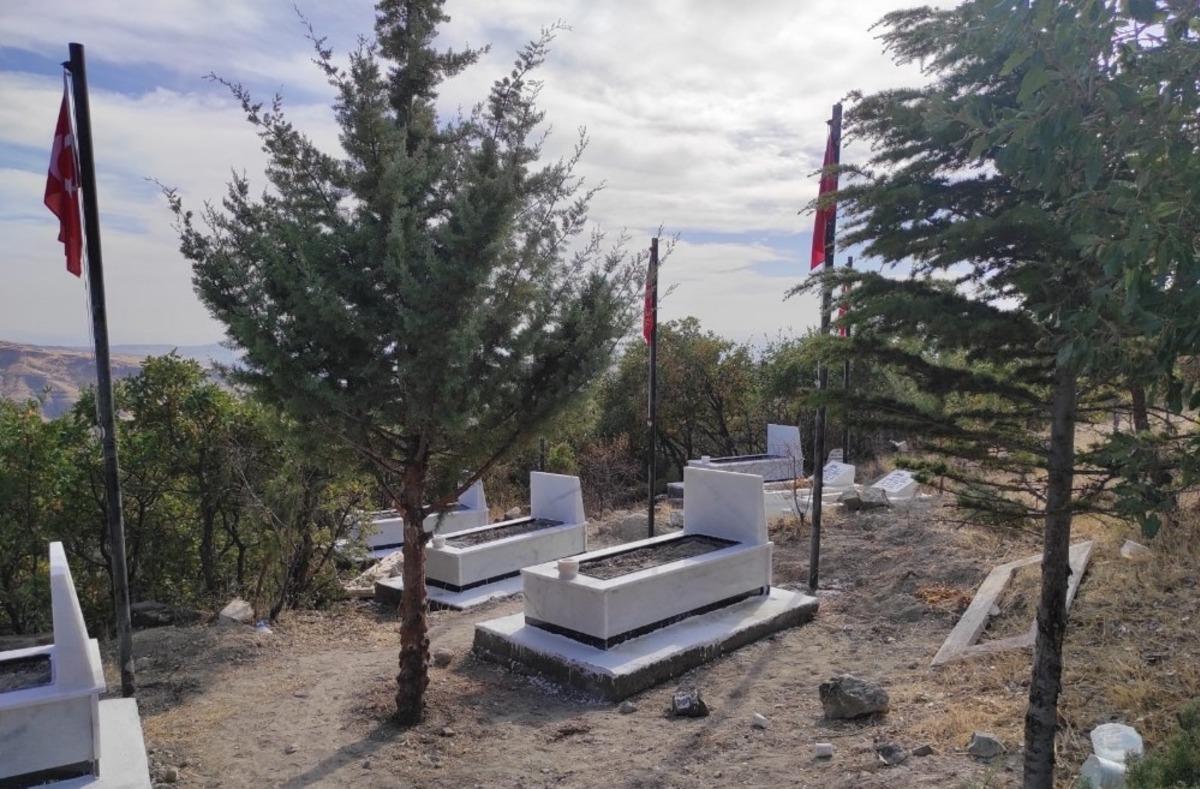Tunceli &Ccedil;emişgezek&rsquo;te şehit kabirleri yenilendi