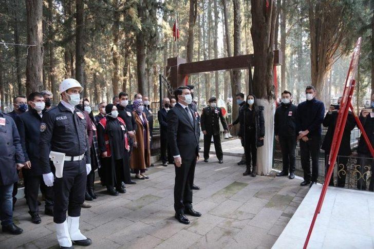 Edremit Şehitliği’nde 18 Mart Töreni G2