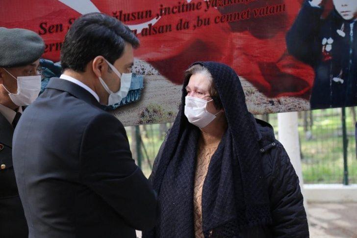 Edremit Şehitliği’nde 18 Mart Töreni G4