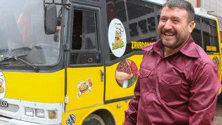 ‘Zavadanak’  Bekir iş hayatına atıldı, kokoreççi oldu