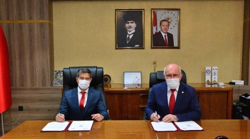 Uşak &Uuml;niversitesi ve AFAD arasında &lsquo;Afet Farkındalık Eğitimi&rsquo; protokol&uuml; İmzalandı