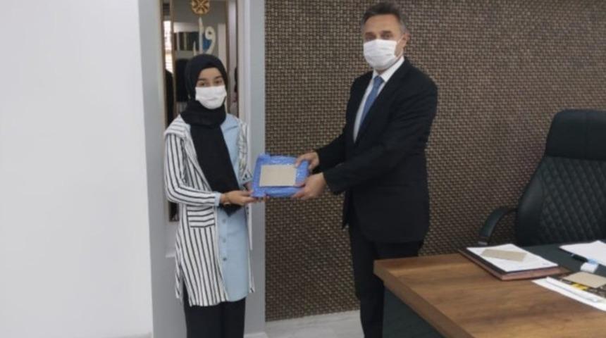 “On Kıta Bir Vatan İlelebet İstiklal” temalı yarışmada ödüller verildi