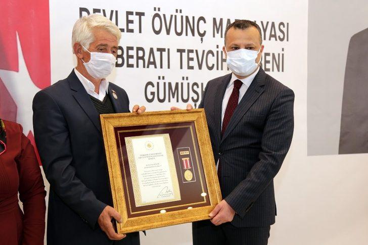 Gümüşhane’de Gazi Hasan Turgut’a devlet övünç madalyası verildi G1