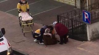 Sancısı başladı, sokak ortasında doğum yaptı!