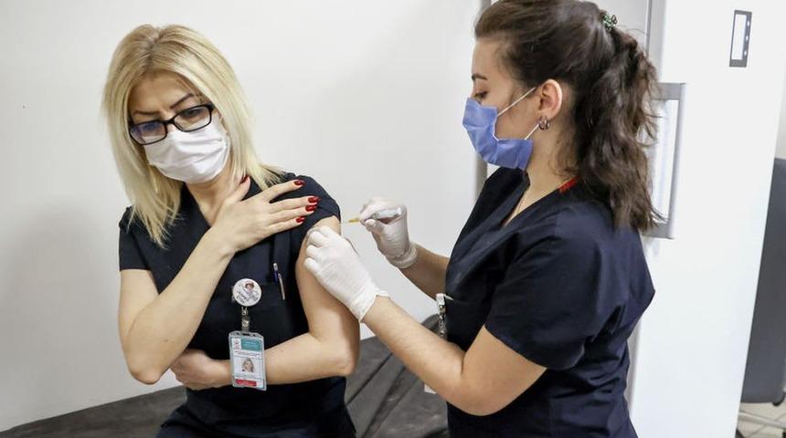 Covid aşısı: T&uuml;rkiye mevcut hızla devam ederse aşılamayı ne zaman tamamlayabilir?