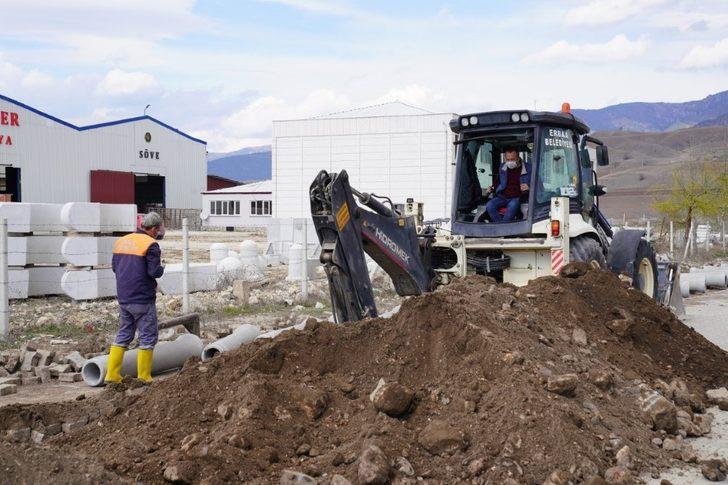 Erbaa Belediyesi Organize Sanayi Bölgesinde altyapı çalışması başlattı. G1
