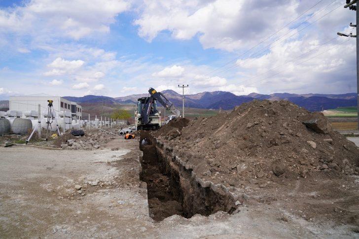 Erbaa Belediyesi Organize Sanayi Bölgesinde altyapı çalışması başlattı. G3