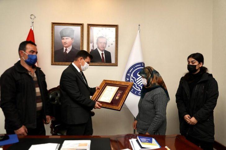 Şehit Hüseyin Mertoğlu’nun ailesine devlet övünç madalyası G2