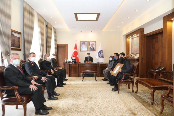 Şehit Hüseyin Mertoğlu’nun ailesine devlet övünç madalyası G3