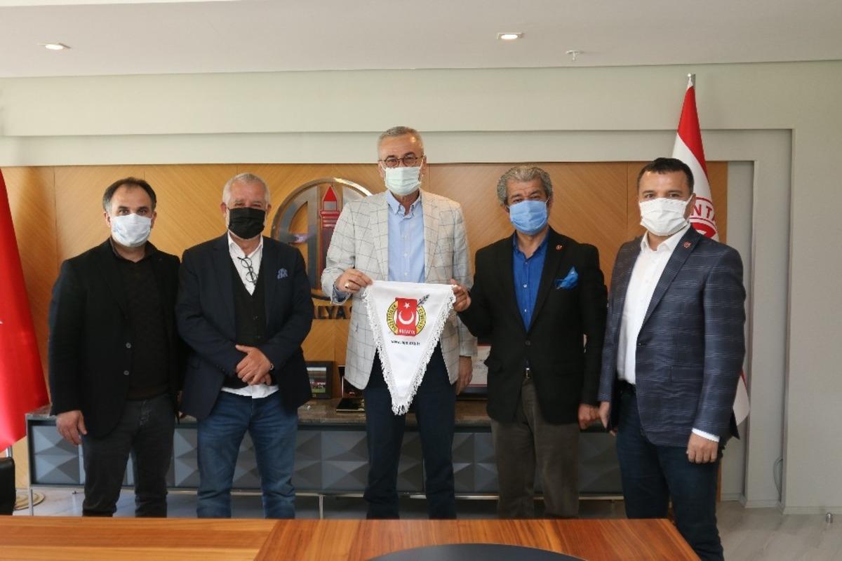 Başkan Yılmaz AGC y&ouml;netimini ağırladı