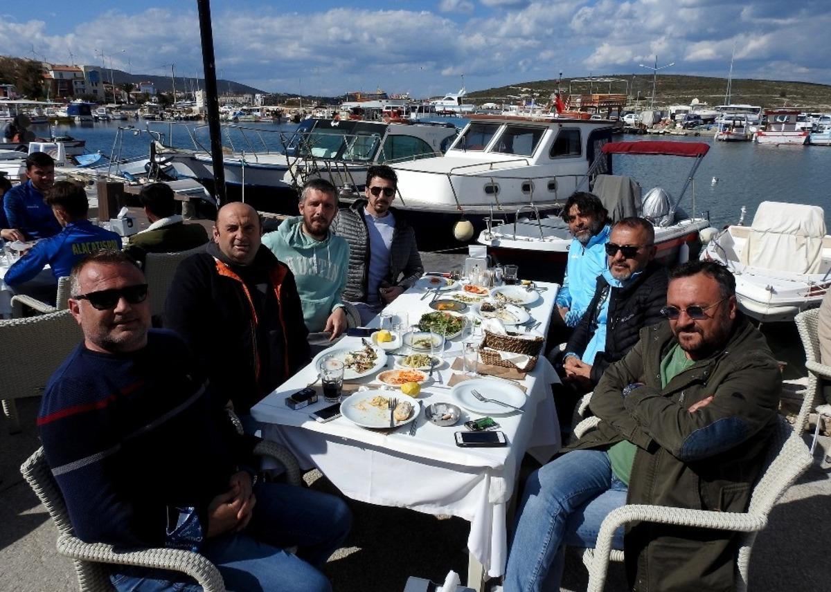 Ala&ccedil;atılı işletmeciden Ala&ccedil;atıspor&rsquo;a moral yemeği