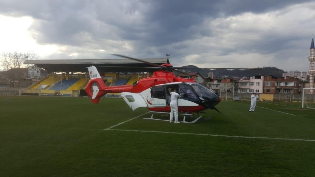 Korona hastası ambulans helikopterle Trabzon&rsquo;a sevk edildi