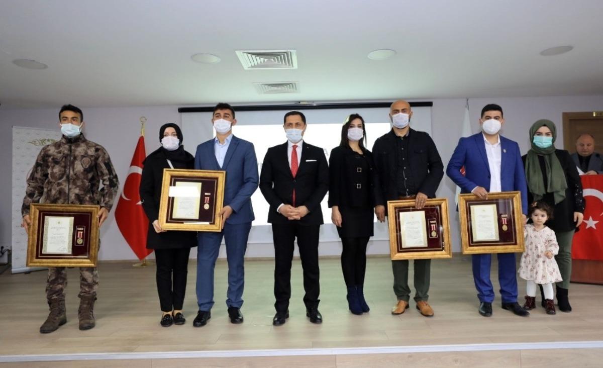 Amasyalı gazilere &rsquo;Devlet &Ouml;v&uuml;n&ccedil; Madalyası ve Beratı&rsquo; verildi