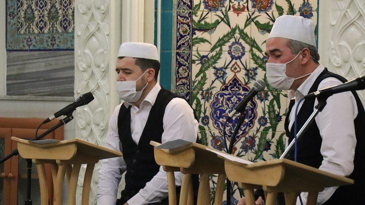 İlahiler sesleri şehitler için yükseldi G2