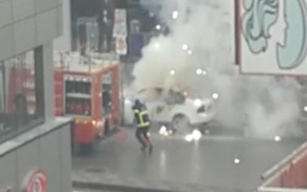 Muş&rsquo;ta alev topuna d&ouml;nen otomobil k&uuml;le d&ouml;nd&uuml;