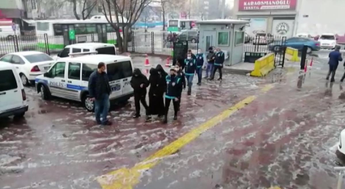 &Ccedil;alışma vaadiyle kandırılarak yurt dışından getirilen kadınlara fuhuş yaptırmışlar