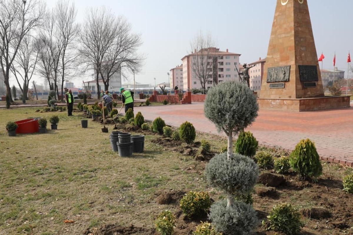 Iğdır&rsquo;da şehitler anısına fidan dikildi