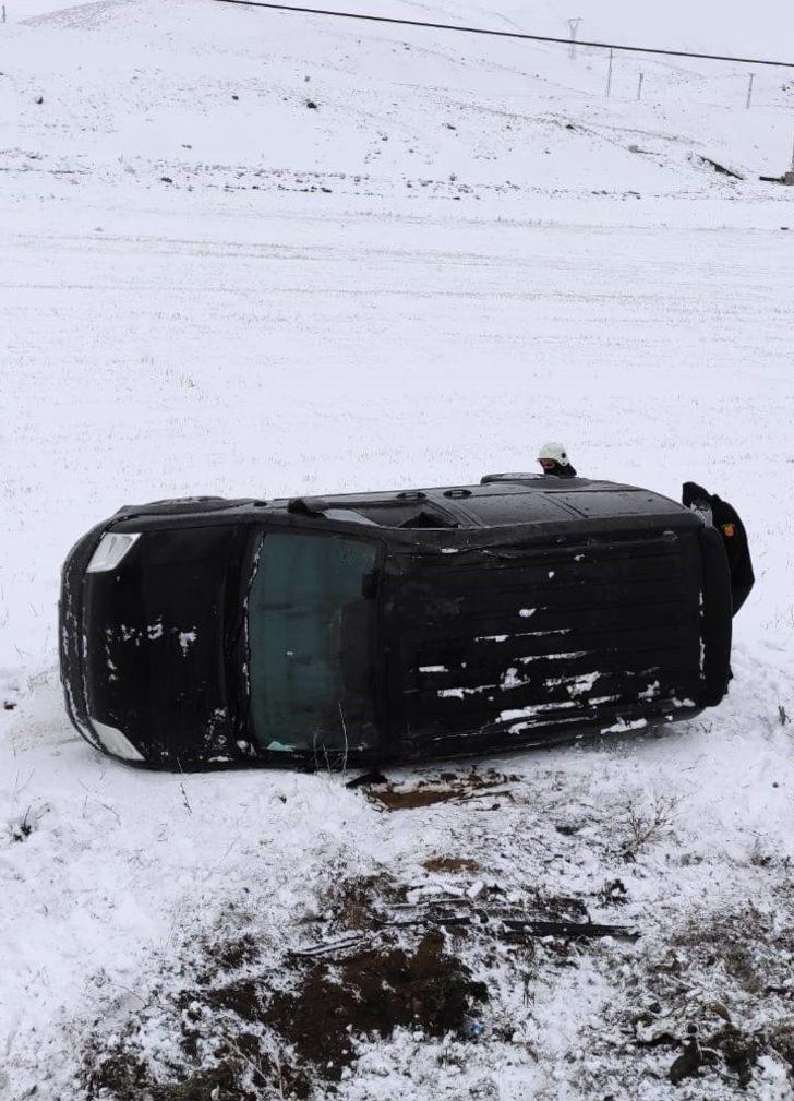 Kontrolden çıkan kamyonet yan yattı: 1 yaralı G1