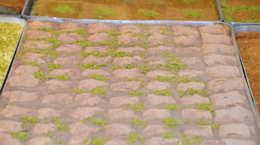 Soğuk baklava siyaset, sanat ve spor dünyasının vazgeçilmezi! 'Talebe biz de şaşırıyoruz'