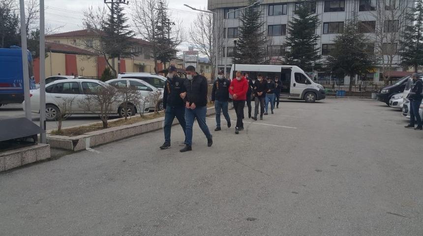 Yasa dışı bahis &ccedil;etesi ş&uuml;phelileri adliyede