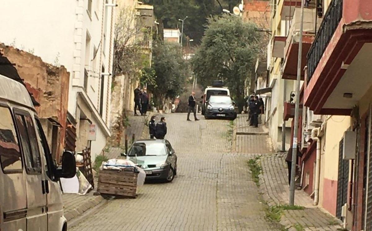 Emekli baş komiser banyoda &ouml;l&uuml; bulundu