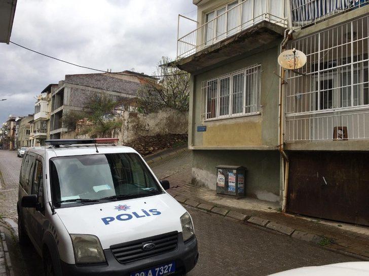 Emekli baş komiser banyoda ölü bulundu G2